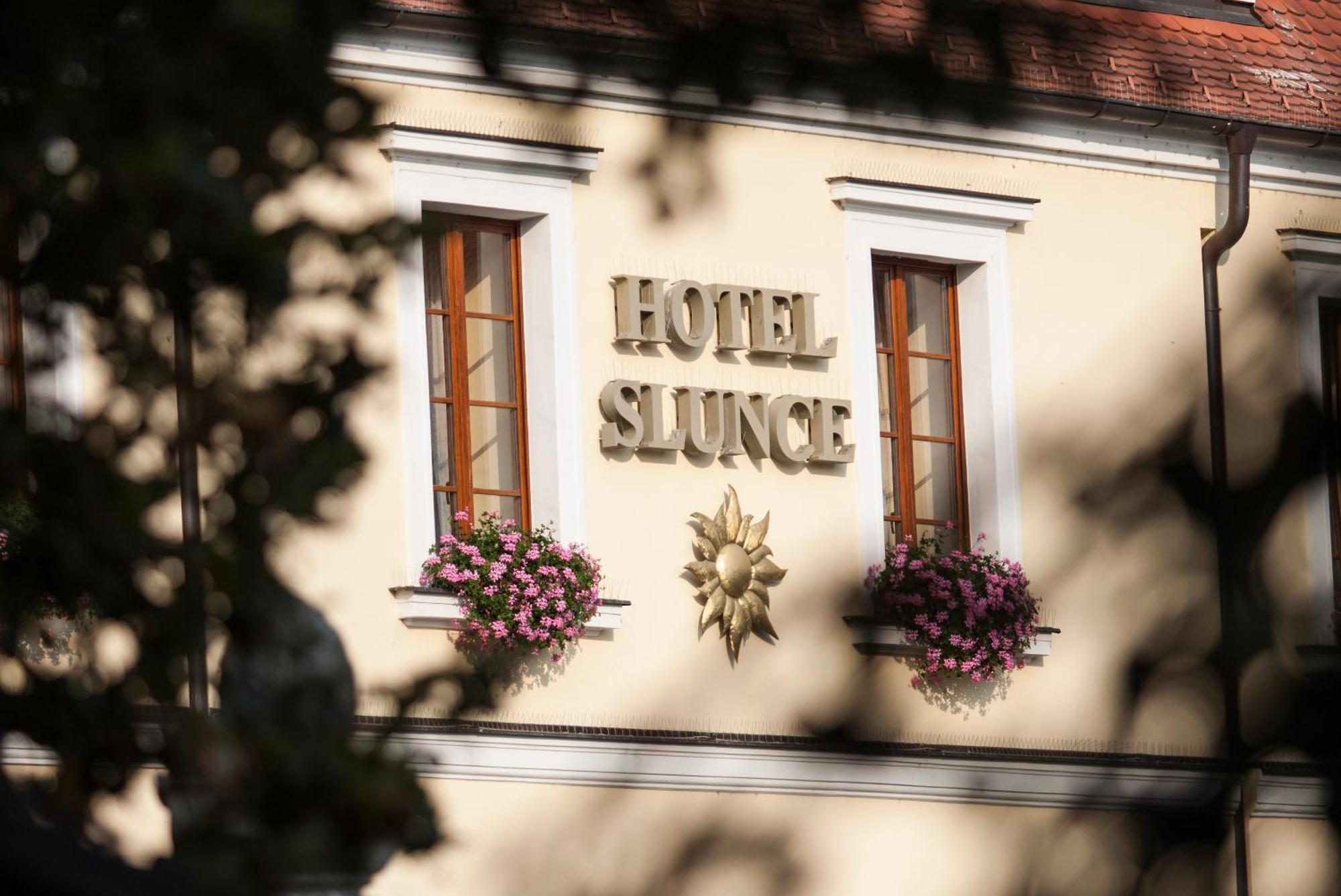 Hotel Slunce Uherske Hradiste Exterior photo