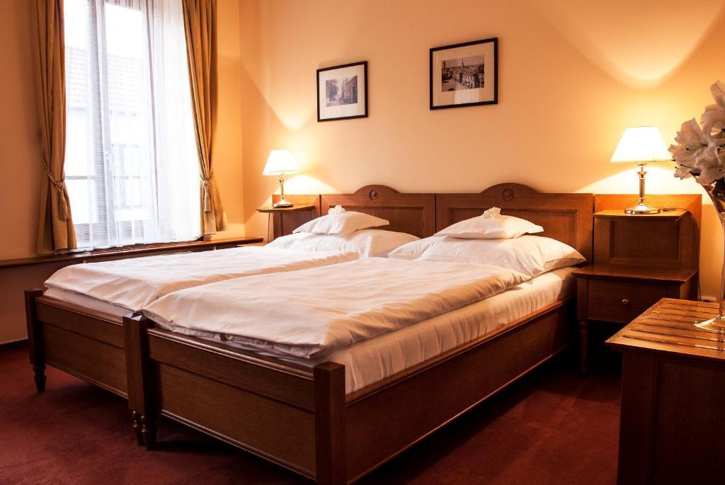 Hotel Slunce Uherske Hradiste Room photo